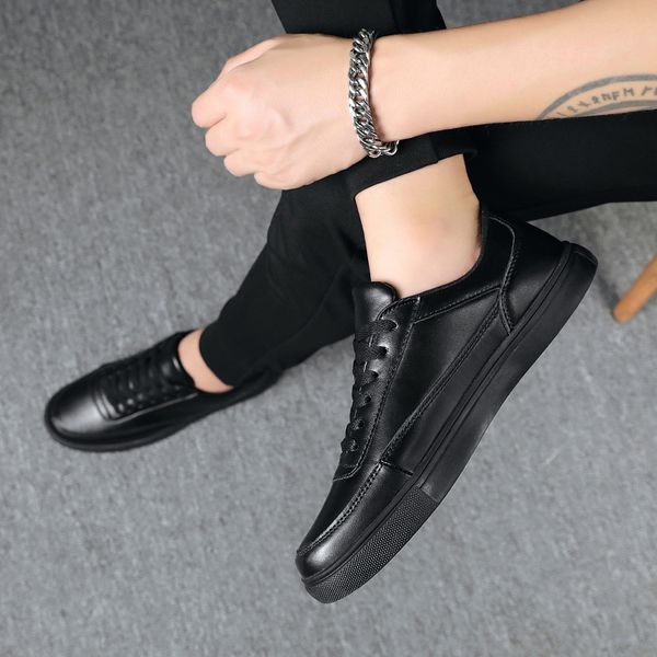 2021 classic comfortable running shoes for mens breathable men's athletic shoes fly weave jogging shoe lightweight fashion black white 
2021 classic comfortable running shoes for mens breathable men's athletic shoes fly weave jogging shoe lightweight fashion black white