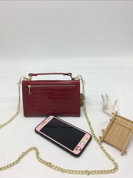 crocodile leather women's small square bag new chain women's single shoulder bag leather versatile diagonal bag
crocodile leather women's small square bag new chain women's single shoulder bag leather versatile diagonal bag