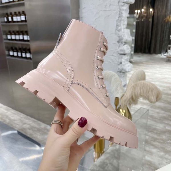 latest women designer boots martin desert boot ankle bottes open-edge beaded cowhide upper silk cow lining non-slip wear-resistant rubber ou, Black
latest women designer boots martin desert boot ankle bottes open-edge beaded cowhide upper silk cow lining non-slip wear-resistant rubber ou, Black