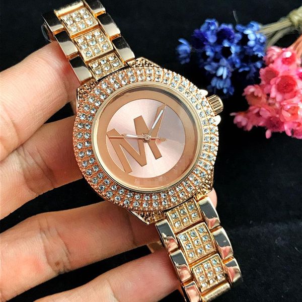 wristwatches relógio brand selling leisure fashion quartz lover watch inlaid with double row diamond case business non intelligent, Slivery;brown
wristwatches relógio brand selling leisure fashion quartz lover watch inlaid with double row diamond case business non intelligent, Slivery;brown