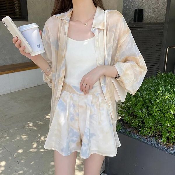 women's tracksuits 2021 summer three piece chiffon suit fashion condole+fashion print shirt+elastic waist short pant women set, Gray
women's tracksuits 2021 summer three piece chiffon suit fashion condole+fashion print shirt+elastic waist short pant women set, Gray