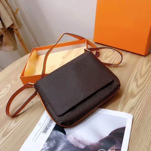 luxury bags designer classic retro messenger bag new european and american single shoulder bag commuter fashion handbag mans printing briefc
luxury bags designer classic retro messenger bag new european and american single shoulder bag commuter fashion handbag mans printing briefc