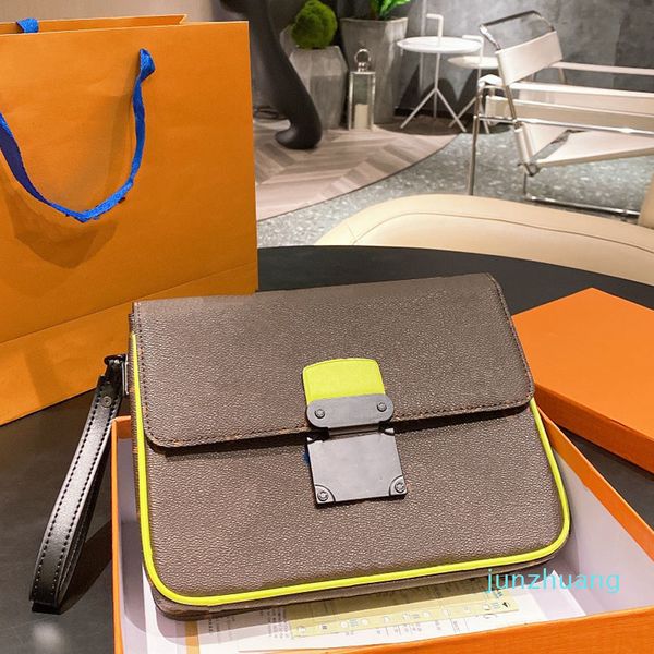 designer- autumn winter clutch old flower bags crossbody shoulder fahshion triangle hasp purse single falp card holder 26*3*20cm
designer- autumn winter clutch old flower bags crossbody shoulder fahshion triangle hasp purse single falp card holder 26*3*20cm