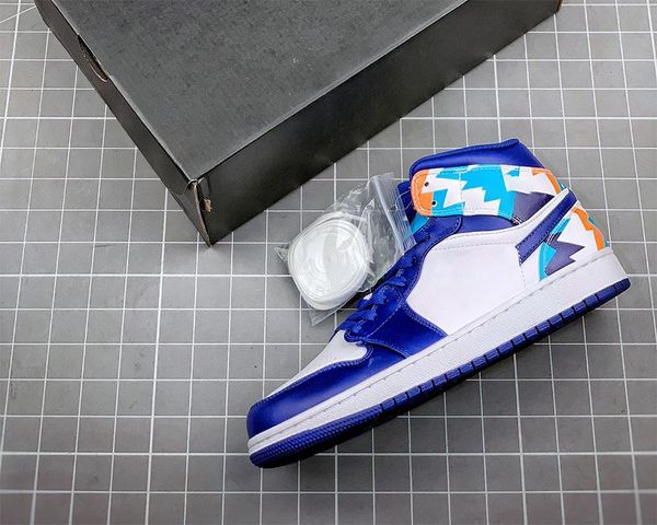 jumpman 1 mid gs geometric print white chlorine blue basketball shoes outdoor trainers sports with original box fast delivery
jumpman 1 mid gs geometric print white chlorine blue basketball shoes outdoor trainers sports with original box fast delivery