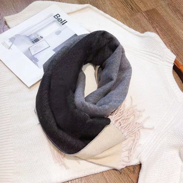 Scarf Hijab Women Echarpe Scarf Big Size Woman Printed Embroidery 3style Designer Shawls F Silk Winter Print Foulard Satin Square He Echarpe Luxe oulard
Scarf Hijab Women Echarpe Scarf Big Size Woman Printed Embroidery 3style Designer Shawls F Silk Winter Print Foulard Satin Square He Echarpe Luxe oulard