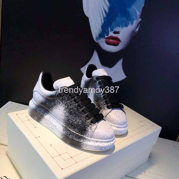 dress shoes spray painting, graffiti, leisure and comfortable small white shoes, lovers' sports thick soled raised board, Black
dress shoes spray painting, graffiti, leisure and comfortable small white shoes, lovers' sports thick soled raised board, Black