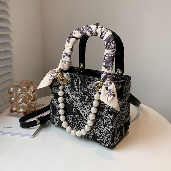 factory direct sale 75% off popular female 2021 new princess net red pearl one shoulder messenger bags
factory direct sale 75% off popular female 2021 new princess net red pearl one shoulder messenger bags