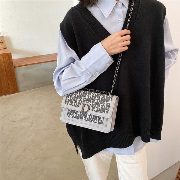 luxury trendy bags luxury quality 2021 fashion autumn net red foreign style printing versatile one shoulder messenger small square bag
luxury trendy bags luxury quality 2021 fashion autumn net red foreign style printing versatile one shoulder messenger small square bag