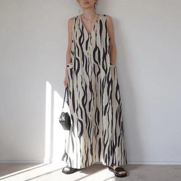 casual dresses bodycon dress 2021 summer japanese irregular printing v-neck sleeveless plus size women's clothing, Black;gray
casual dresses bodycon dress 2021 summer japanese irregular printing v-neck sleeveless plus size women's clothing, Black;gray