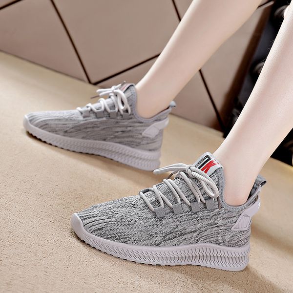 2021 super light breathable running shoes for mens womens sports knit black white pink grey casual couples sneakers eur 35-41 wy01-f8801
2021 super light breathable running shoes for mens womens sports knit black white pink grey casual couples sneakers eur 35-41 wy01-f8801