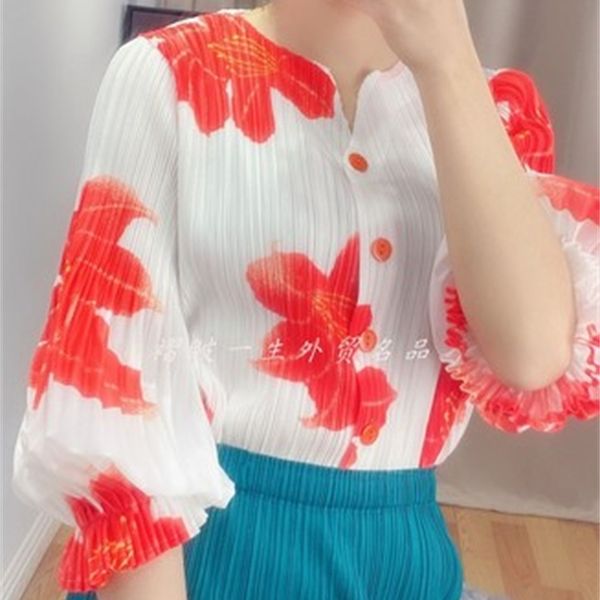 dresses miyake fold three quarter flowers print single breasted wide-waisted v-neck coat, White
dresses miyake fold three quarter flowers print single breasted wide-waisted v-neck coat, White