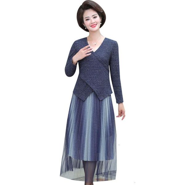 two piece dress 2021 herf winter women suits casual mode v -neck sweater + half length smoke female style fairy of suit, White
two piece dress 2021 herf winter women suits casual mode v -neck sweater + half length smoke female style fairy of suit, White
