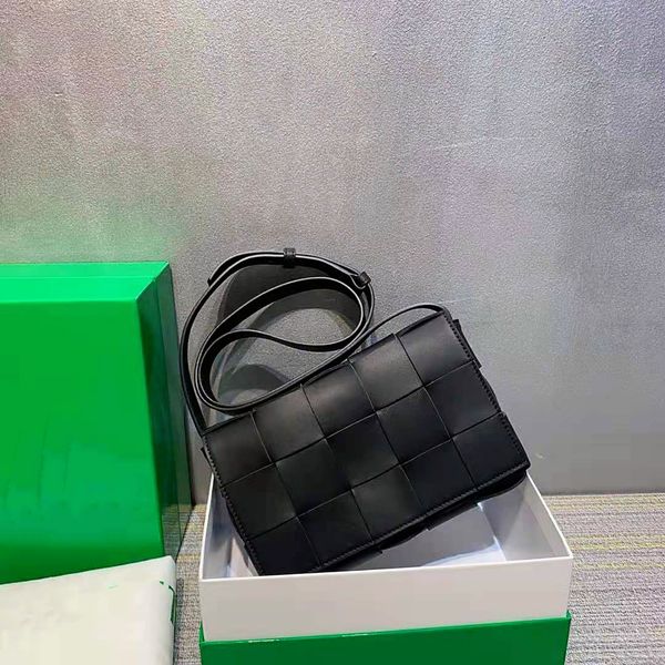 luxury sesigner ladies messenger bags shoulder bag all sheepskin production matching fashion
luxury sesigner ladies messenger bags shoulder bag all sheepskin production matching fashion