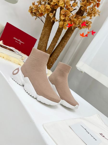 2022 fashion love women boots chunky heel martin laureate boot black white yellow martins woman shoes with box and logo size 35-40 -k158
2022 fashion love women boots chunky heel martin laureate boot black white yellow martins woman shoes with box and logo size 35-40 -k158