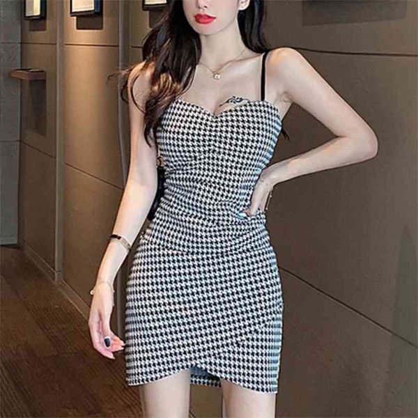 vintage houndstooth spaghetti strap bodycon mini dresses women casual party short fashion backless vestidos 210514, Black;gray
vintage houndstooth spaghetti strap bodycon mini dresses women casual party short fashion backless vestidos 210514, Black;gray