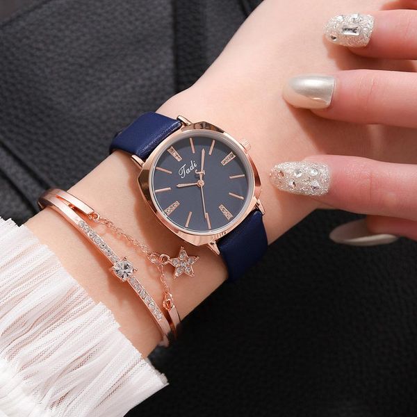 women lady quartz movement wrist watch round dial with adjustable pu strap xin- wristwatches, Slivery;brown 
women lady quartz movement wrist watch round dial with adjustable pu strap xin- wristwatches, Slivery;brown