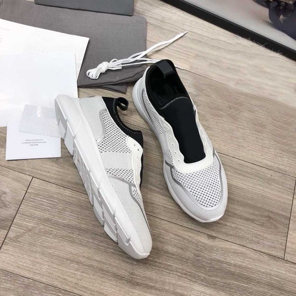 2021 r womens mens sneakers casual mesh sports shoes women men flat traners sport shoe fashion couples runner sneaker box large size 35-45, Black
2021 r womens mens sneakers casual mesh sports shoes women men flat traners sport shoe fashion couples runner sneaker box large size 35-45, Black