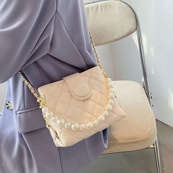 evening bags lady pearl tote bag 2021 fashion pu leather women's designer handbag chain shoulder messenger
evening bags lady pearl tote bag 2021 fashion pu leather women's designer handbag chain shoulder messenger