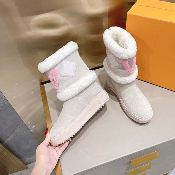 2021 designers snow boots women fashion soft leather flat girls casual winter brown shoe with fur half boot black size 35-41 by shoe10 07
2021 designers snow boots women fashion soft leather flat girls casual winter brown shoe with fur half boot black size 35-41 by shoe10 07