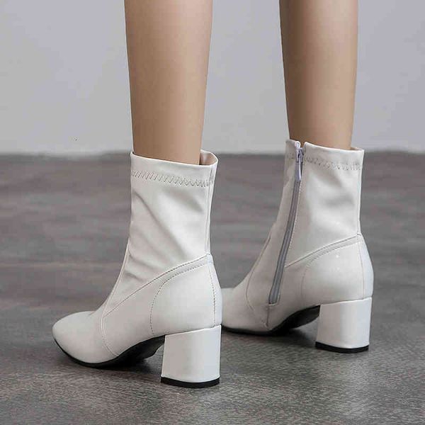 dress shoes classic black white ankle boots for women block low heel short lady patent leather woman autumn winter large size 45 0nab
dress shoes classic black white ankle boots for women block low heel short lady patent leather woman autumn winter large size 45 0nab
