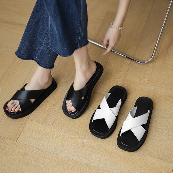sandals 2021 summer slippers women's sponge cake platform low heel flat leather shoes, Black
sandals 2021 summer slippers women's sponge cake platform low heel flat leather shoes, Black