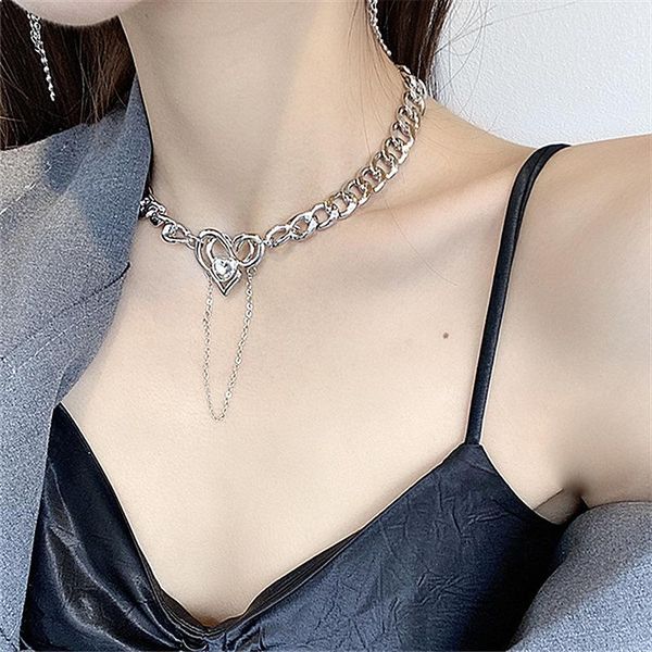 chokers 2021 south korea metal hollow love short necklace fashion temperament versatile women's jewelry, Golden;silver
chokers 2021 south korea metal hollow love short necklace fashion temperament versatile women's jewelry, Golden;silver