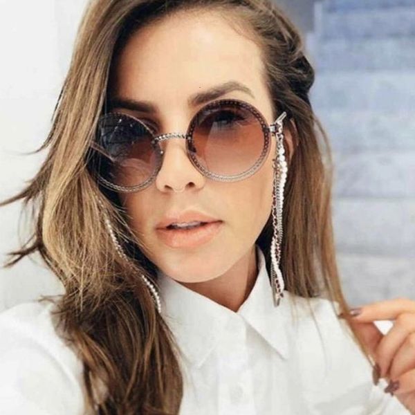 2021 summer luxury metal chain round sunglasses rimless brand shades for women circle sun glasses gradient oculos gafas zonnebril dames a520, White;black
2021 summer luxury metal chain round sunglasses rimless brand shades for women circle sun glasses gradient oculos gafas zonnebril dames a520, White;black