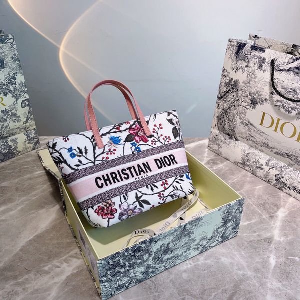 handbag christian shopping bags, vegetable baskets, creative director maria garcia cory hileng
handbag christian shopping bags, vegetable baskets, creative director maria garcia cory hileng