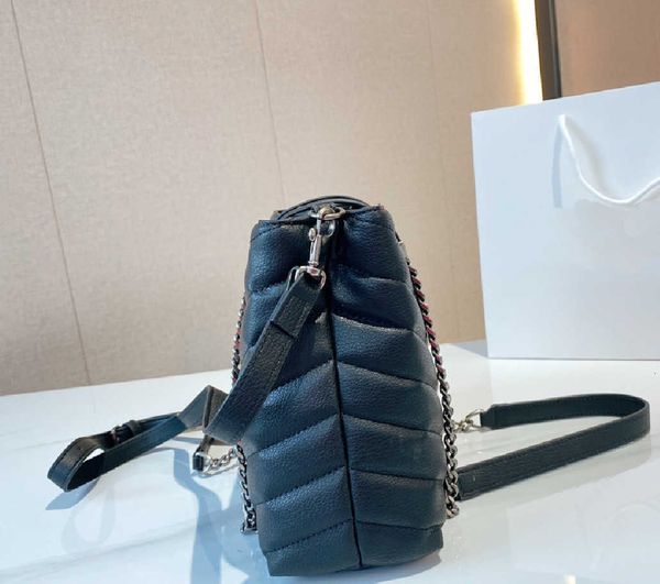 women's temperament shoulder bag designer handbag fashion with letter classic women shopping bags wallet
women's temperament shoulder bag designer handbag fashion with letter classic women shopping bags wallet