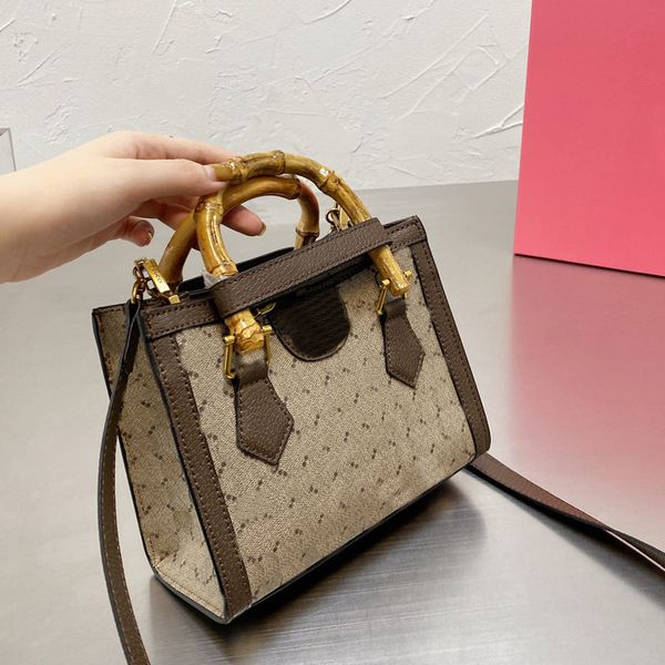 classic retro handbag shopping bags tote bag long shoulder strap canvas printed letter leather edge lady clutch gold hardware b
classic retro handbag shopping bags tote bag long shoulder strap canvas printed letter leather edge lady clutch gold hardware b