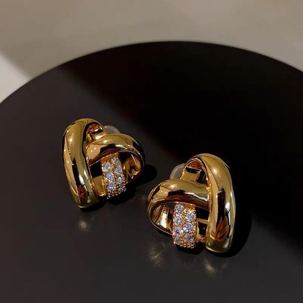 stud vintage jewelry gold heart with crystal aros for women birthday gift korean fashion brincos aretes luxury earrings 2021, Golden;silver
stud vintage jewelry gold heart with crystal aros for women birthday gift korean fashion brincos aretes luxury earrings 2021, Golden;silver