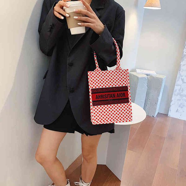 commuting women's bag new fashion large capacity canvas tote shopping hand handbag sale, Black;red
commuting women's bag new fashion large capacity canvas tote shopping hand handbag sale, Black;red