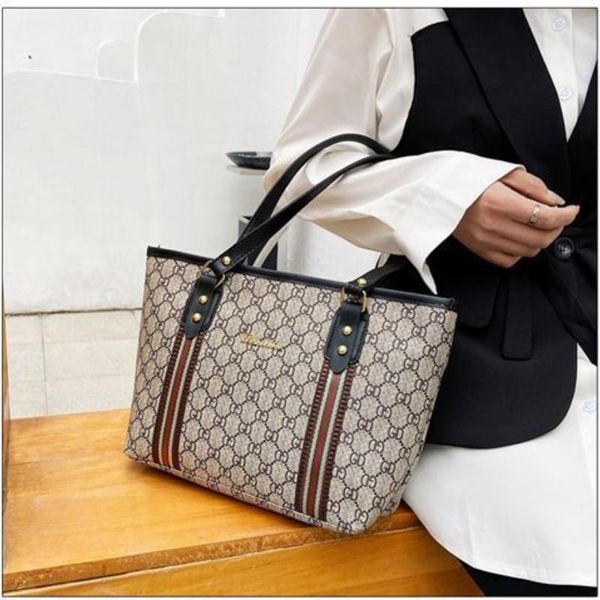 evening bags fashion all-match luxury designer one-shoulder handbag hit color ladies casual large-capacity simple female shoulder bag
evening bags fashion all-match luxury designer one-shoulder handbag hit color ladies casual large-capacity simple female shoulder bag