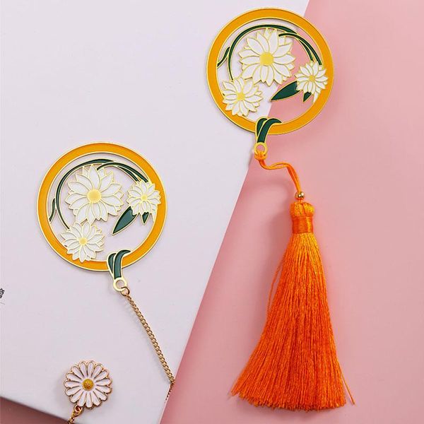 bookmark 1pc creative daisy rose flower leaves hollow tassel pendant brass chinese style gifts
bookmark 1pc creative daisy rose flower leaves hollow tassel pendant brass chinese style gifts