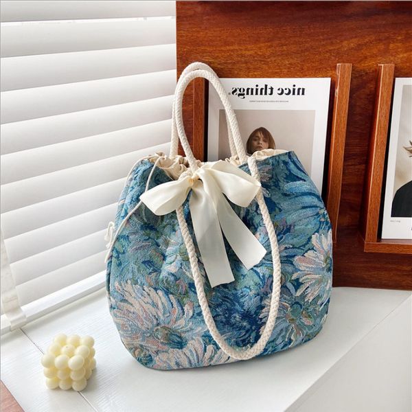 artistic watercolor oil painting tote 2021 new portable diagonal bag women's single shoulder armpit
artistic watercolor oil painting tote 2021 new portable diagonal bag women's single shoulder armpit