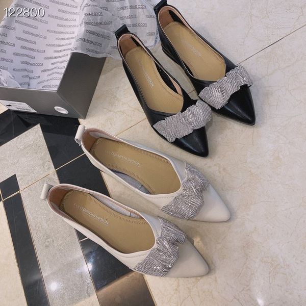 shallow mouth flat sole pointed leather fashion low heel women's sho in autumn 2021, Black
shallow mouth flat sole pointed leather fashion low heel women's sho in autumn 2021, Black
