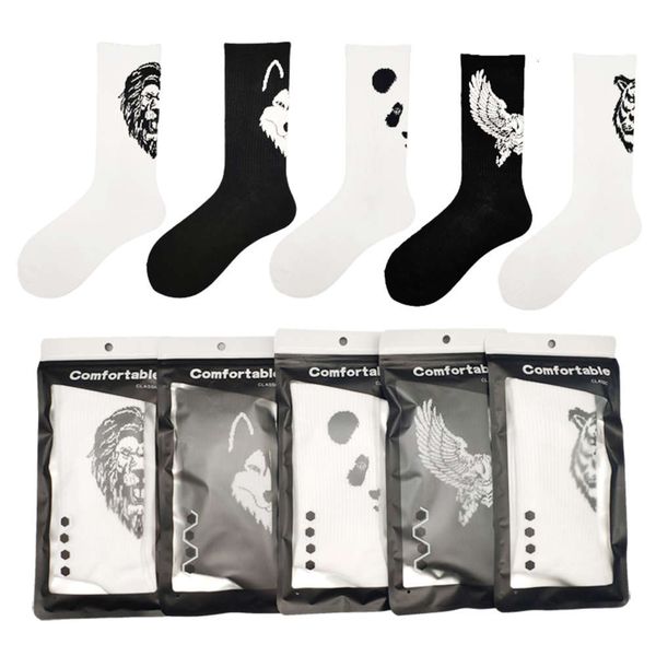 socks men's version of style black white socks seasons breathable cartoon basketball
socks men's version of style black white socks seasons breathable cartoon basketball