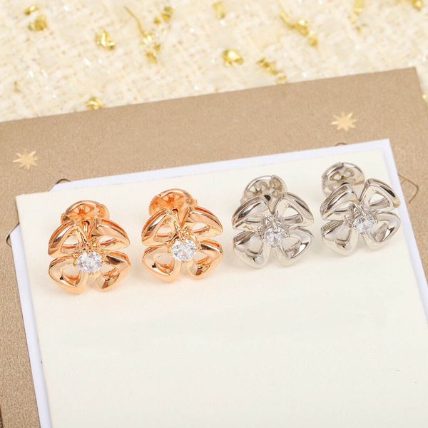 2022 s925 silver charm stud earring in 18k rose gold plated and platinum color for women wedding jewelry gift have box stamp ps7451, Golden
2022 s925 silver charm stud earring in 18k rose gold plated and platinum color for women wedding jewelry gift have box stamp ps7451, Golden