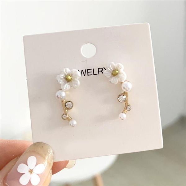 fashion temperament elegant flowers shell pearl earrings sweet contracted dendrite stud, Golden;silver
fashion temperament elegant flowers shell pearl earrings sweet contracted dendrite stud, Golden;silver
