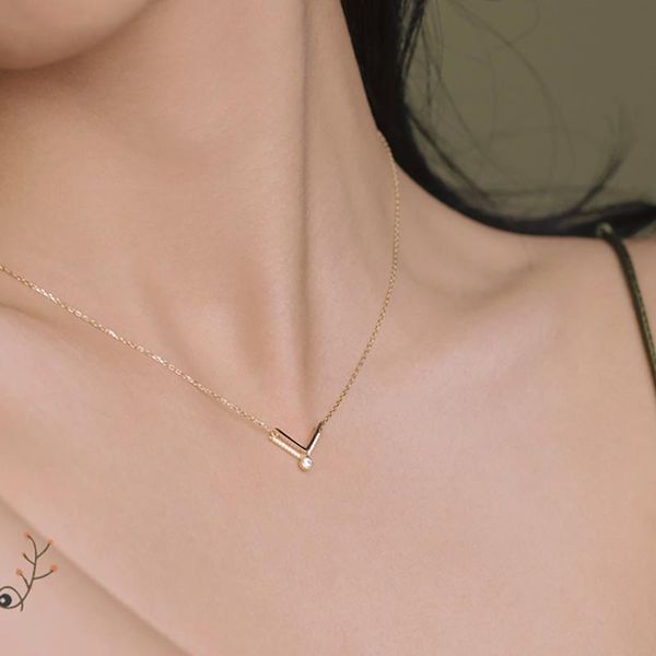 chains letter v gold color cubic zirconia 925 sterling silver pendant necklace for women simple luxury jewelry minimalist gifts
chains letter v gold color cubic zirconia 925 sterling silver pendant necklace for women simple luxury jewelry minimalist gifts