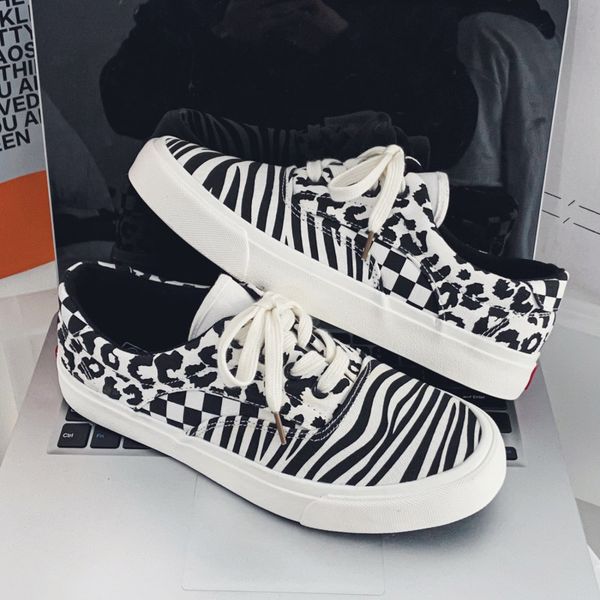 fashion animal printed men canvas shoes zabra canvas sneakers men flat comfortable casual vulcanized shoes men zapatillas hombre
fashion animal printed men canvas shoes zabra canvas sneakers men flat comfortable casual vulcanized shoes men zapatillas hombre