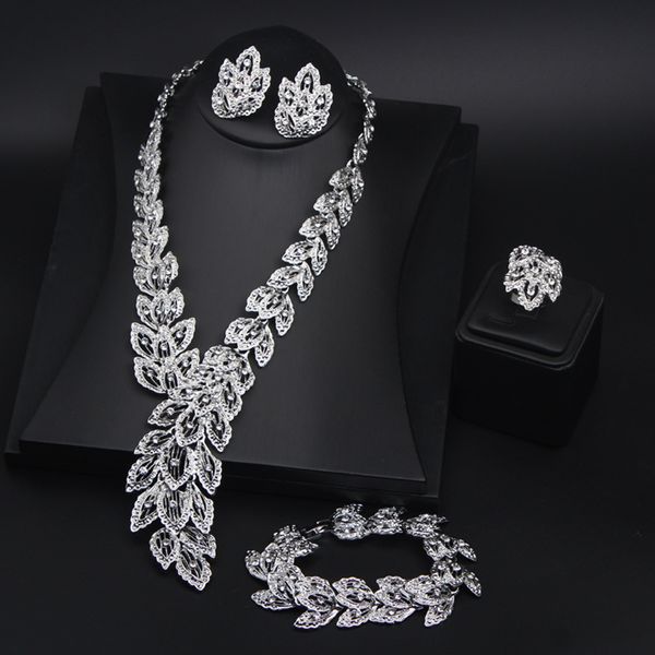 exaggerated feather inlaid diamond clavicle short necklace four piece women's accessories, Silver
exaggerated feather inlaid diamond clavicle short necklace four piece women's accessories, Silver