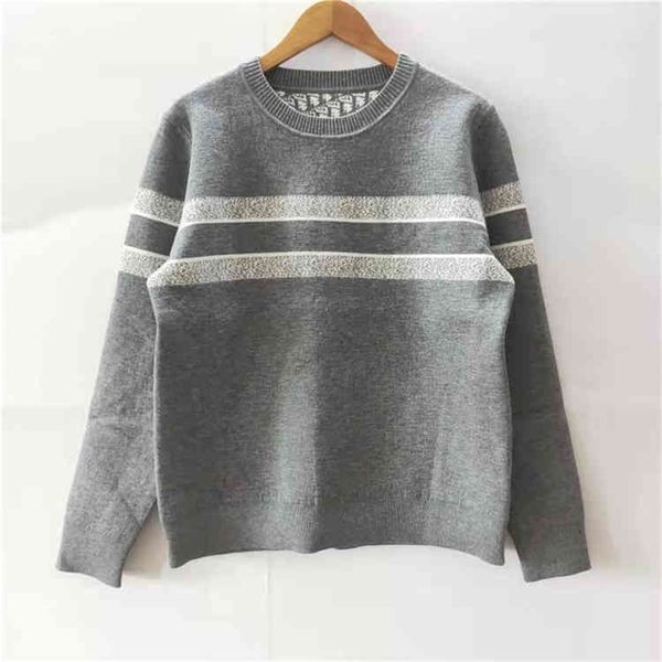 autumn and winter new family jacquard letter pullover slim fit for both sides, White
autumn and winter new family jacquard letter pullover slim fit for both sides, White