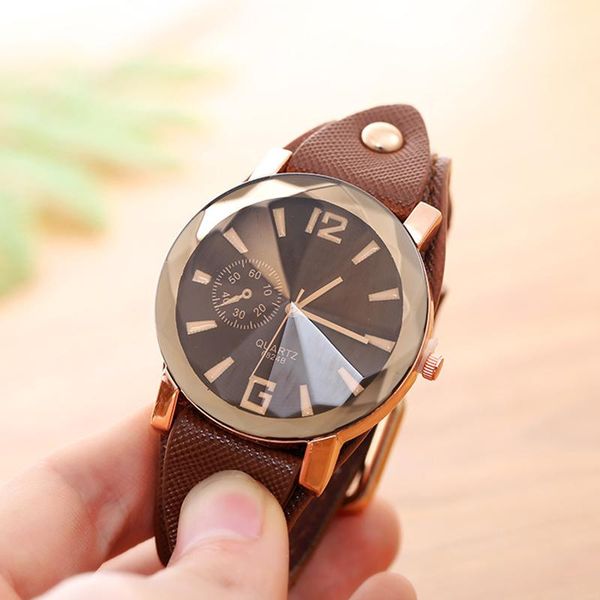 wristwatches drop big dial watches for women hour brand quartz watch man pattern lattice leather sport wrist clock, Slivery;brown
wristwatches drop big dial watches for women hour brand quartz watch man pattern lattice leather sport wrist clock, Slivery;brown