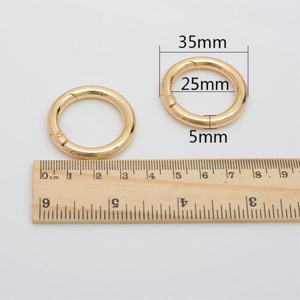 2021 fashion keychain hair ball pendant alloy opening mobile power key kc gold sp ring accessories, Slivery;golden
2021 fashion keychain hair ball pendant alloy opening mobile power key kc gold sp ring accessories, Slivery;golden