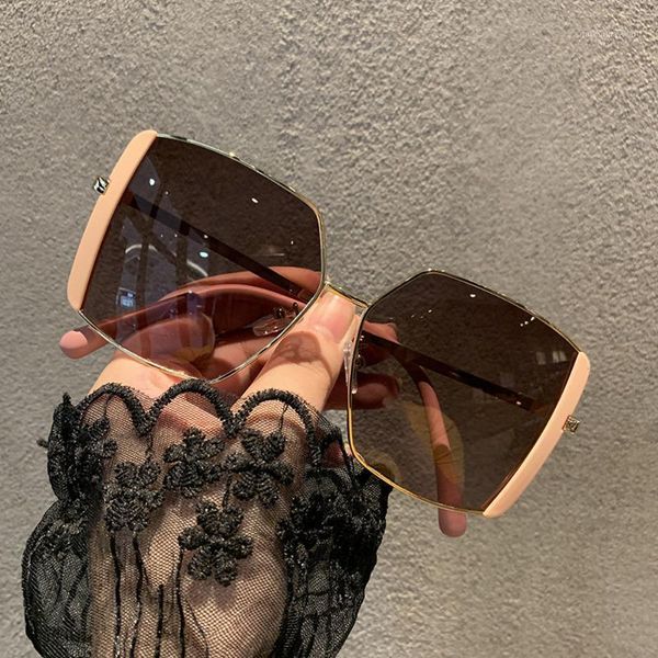 trendy oversized square sunglasses women personlity fashion thin border tinted color lens uv retro glasses shades for lady, White;black
trendy oversized square sunglasses women personlity fashion thin border tinted color lens uv retro glasses shades for lady, White;black