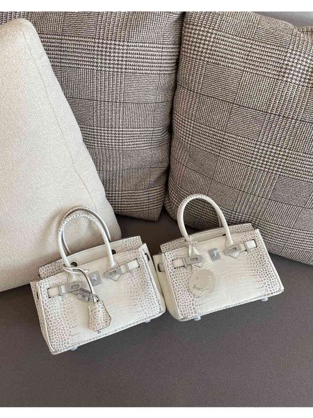 factory outlet design 2021 leather women's with diamond crocodile pattern elegant himalayan white portable shoulder bag
factory outlet design 2021 leather women's with diamond crocodile pattern elegant himalayan white portable shoulder bag