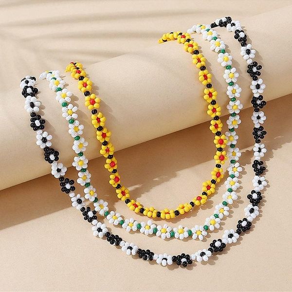 chokers trend luxury daisy flowers beaded charm choker necklace for women boho colorful collar vintage aesthetics jewelry, Golden;silver
chokers trend luxury daisy flowers beaded charm choker necklace for women boho colorful collar vintage aesthetics jewelry, Golden;silver