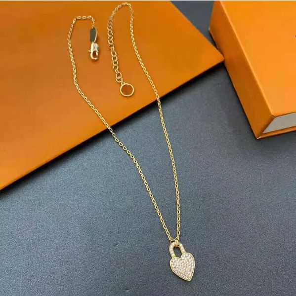 20 21 fashions women's pendant necklaces metal necklace fashion letters diamond women jewelry gift couple wholesale, Silver
20 21 fashions women's pendant necklaces metal necklace fashion letters diamond women jewelry gift couple wholesale, Silver
