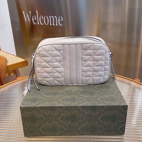stitched design solid color women's shoulder bag classic version crossbody bags with silver chain blue pink black purse zipper handbag
stitched design solid color women's shoulder bag classic version crossbody bags with silver chain blue pink black purse zipper handbag